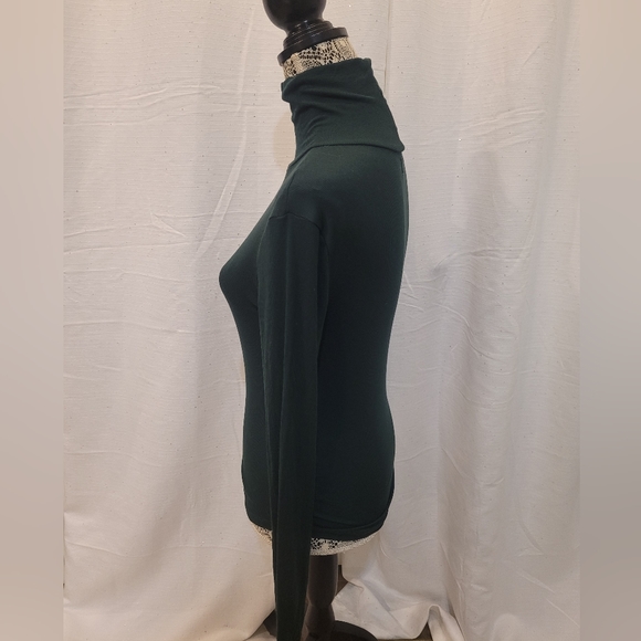 Sunday Best Freshman Turtleneck Sz Medium NEW CONDITION Tags Removed. - Picture 8 of 10